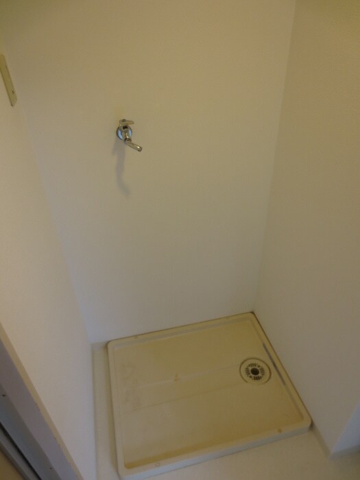 物件内観写真13　(洗濯機置場)