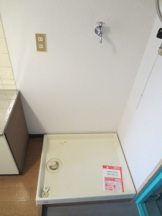 物件内観写真12　(洗濯機置場)