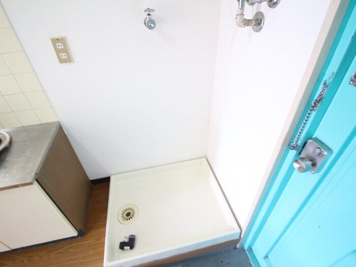 物件内観写真13　(洗濯機置場)