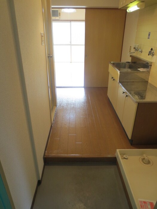 物件内観写真13　(玄関)