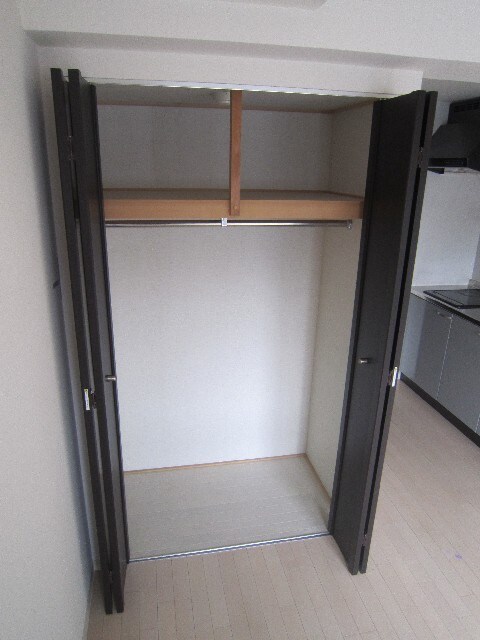 物件内観写真12　(収納)