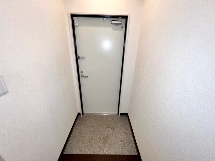 物件内観写真17　(玄関)
