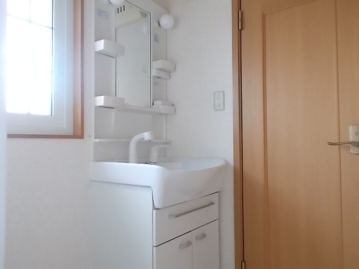 物件内観写真5　(洗面)