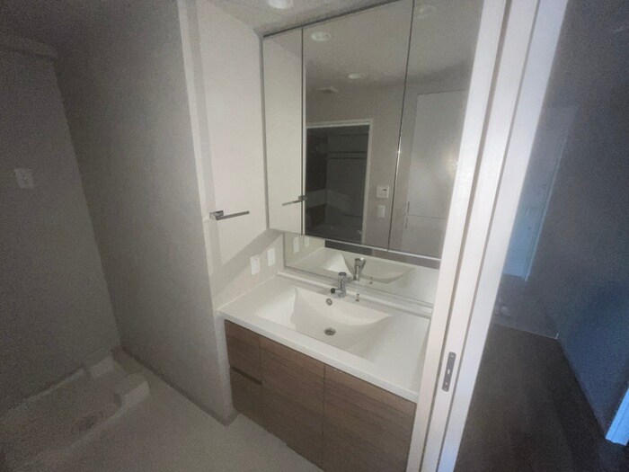 物件内観写真12　(洗面)