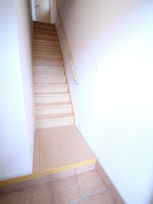 物件内観写真18　(玄関)