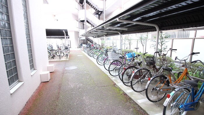 物件外観写真6　(駐輪場)