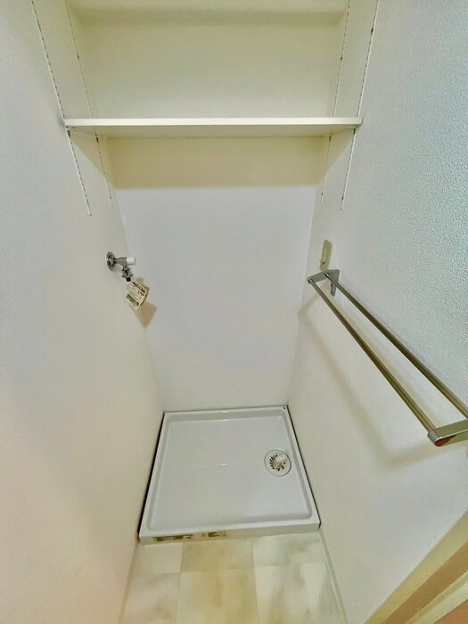 物件内観写真16　(洗濯機置場)