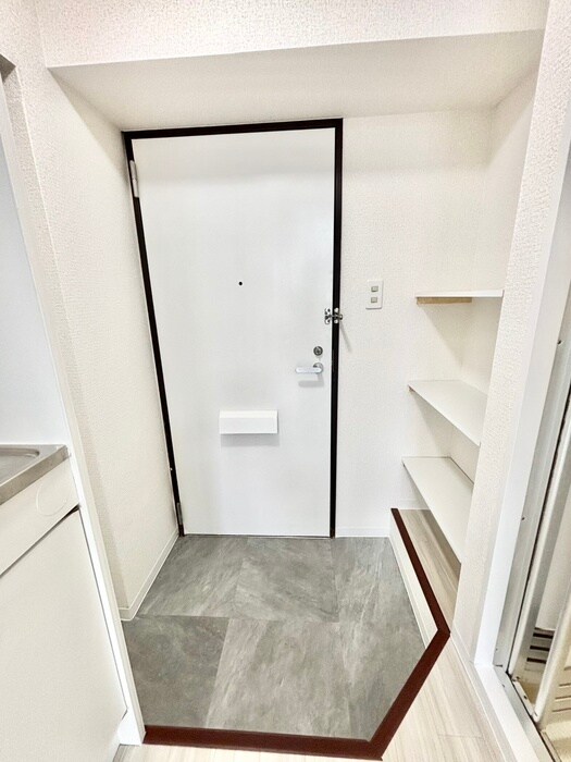 物件内観写真15　(玄関)