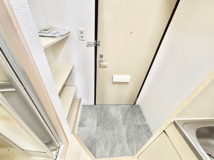 物件内観写真15　(玄関)