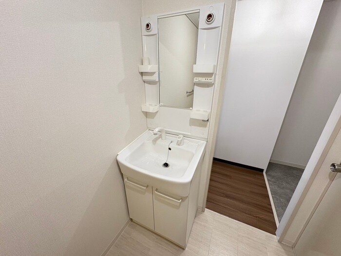 物件内観写真11　(洗面)