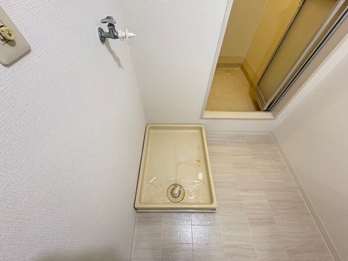 物件内観写真12　(洗濯機置場)