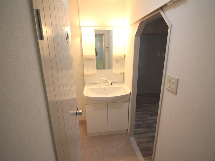 物件内観写真9　(洗面)