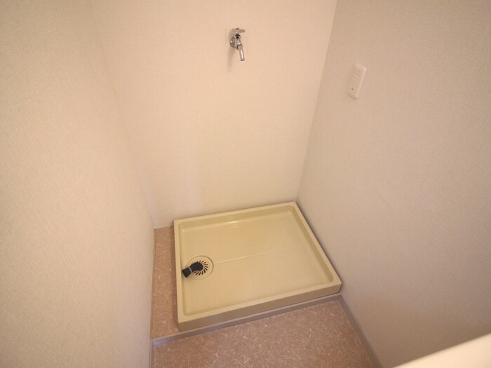 物件内観写真15　(洗濯機置場)