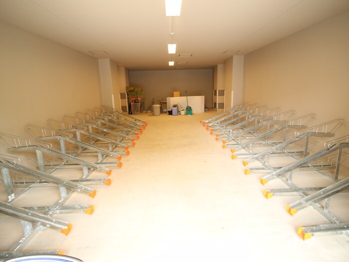 物件外観写真5　(駐輪場)