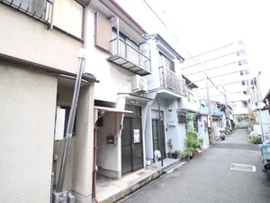 川西市栄町２－１６テラス外観写真