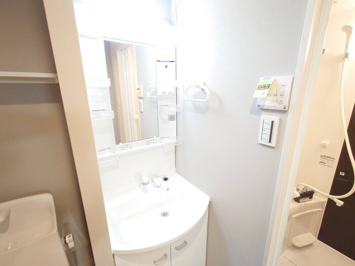 物件内観写真12　(洗面)