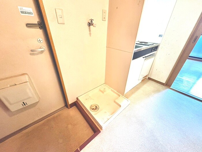 物件内観写真11　(洗濯機置場)