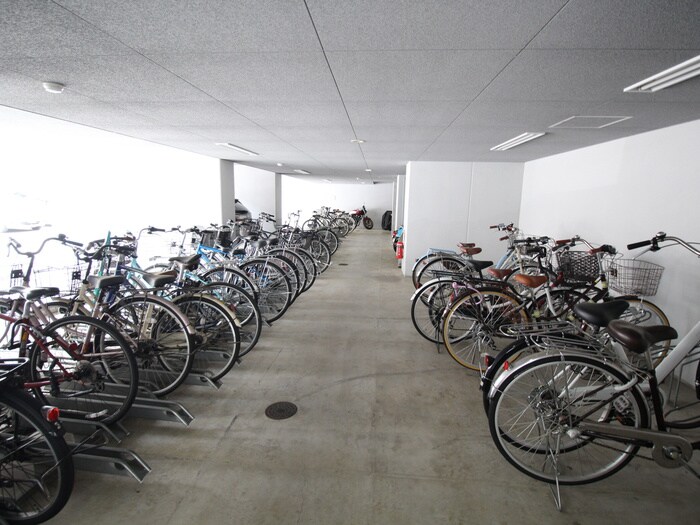 物件外観写真5　(駐輪場)