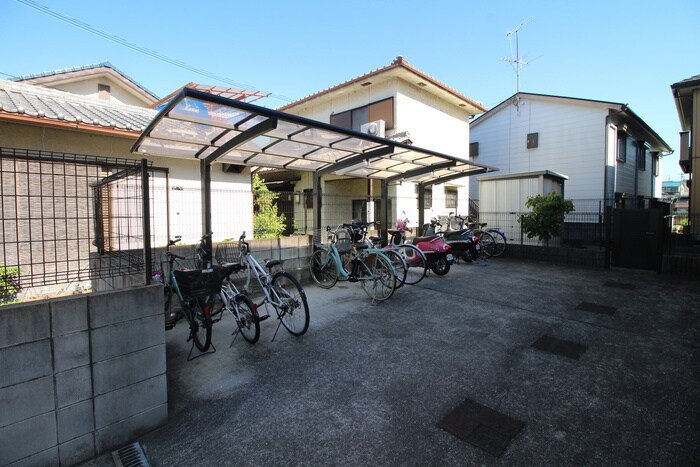 物件外観写真3　(駐輪場)