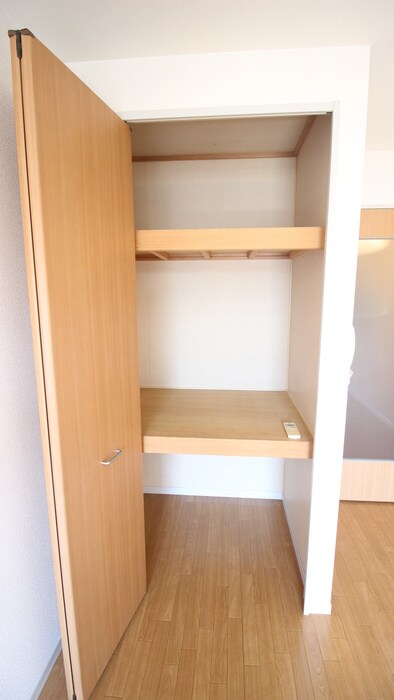 物件内観写真12　(収納)