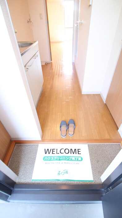 物件内観写真13　(玄関)