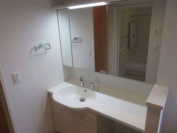 物件内観写真13　(洗面)