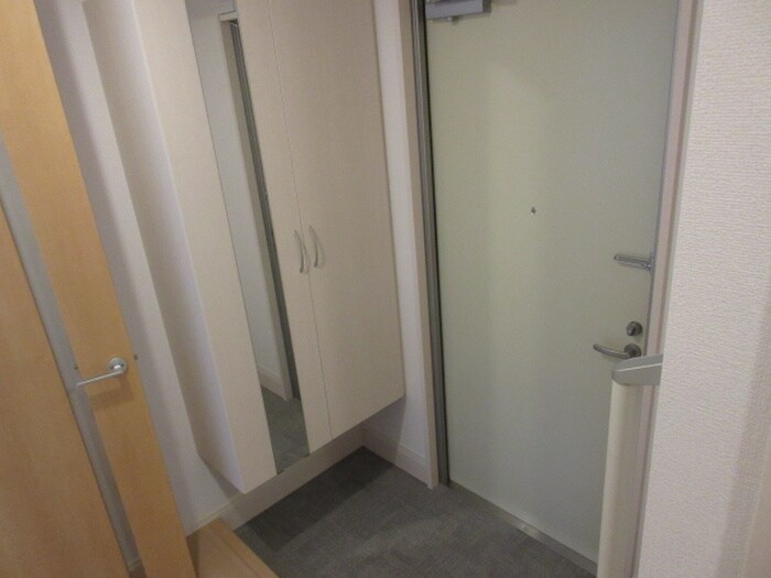 物件内観写真15　(玄関)