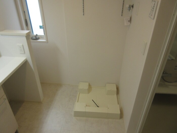 物件内観写真17　(洗濯機置場)