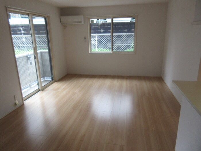 物件内観写真20　(室内からの展望)