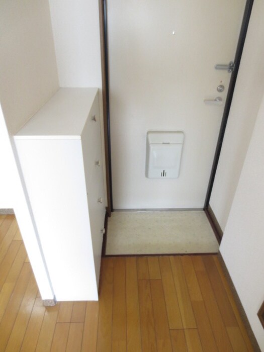 物件内観写真8　(玄関)