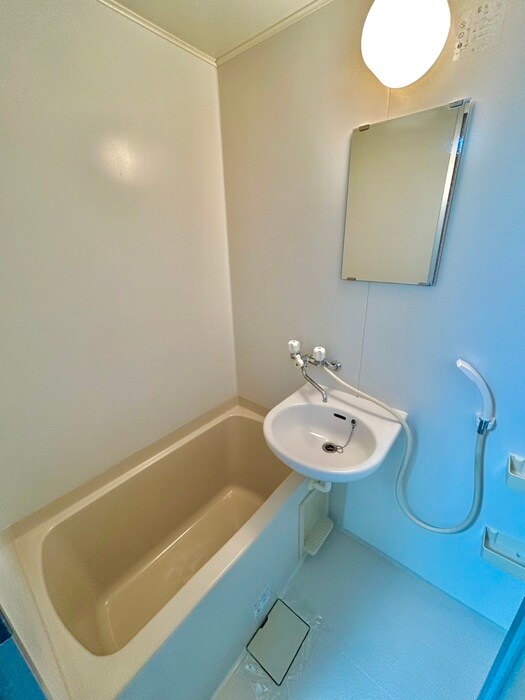 ミルフォ－ド大東のバス