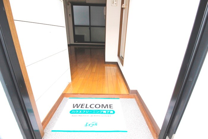 物件内観写真13　(玄関)