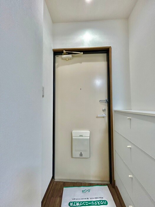 物件内観写真18　(玄関)