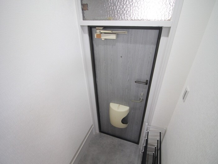 物件内観写真7　(玄関)