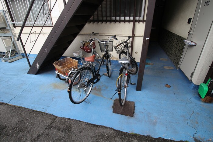物件外観写真5　(駐輪場)