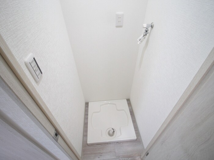 物件内観写真13　(洗濯機置場)