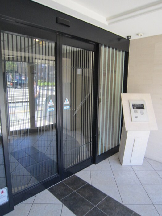 物件外観写真5　(エントランス部分)