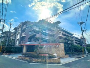 ﾙﾈ芦屋川ﾛｻﾞﾘｳﾑ（327）外観写真