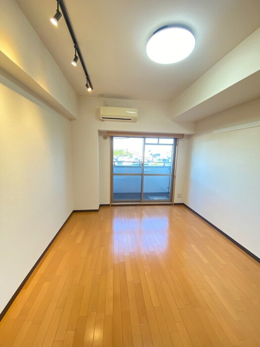 物件内観写真9　(居室)