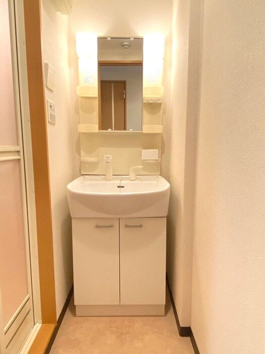 物件内観写真12　(洗面)