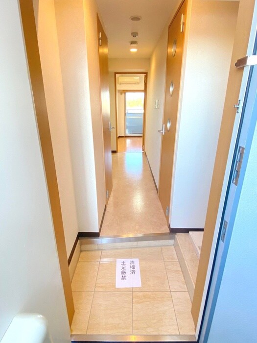 物件内観写真18　(玄関)