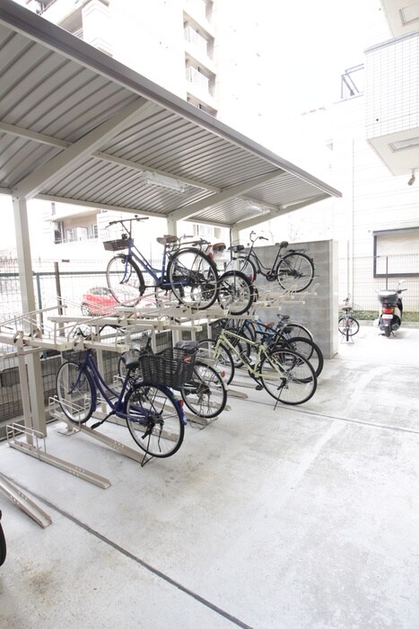 物件外観写真6　(駐輪場)