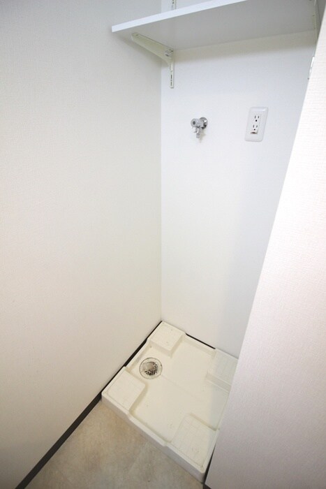 物件内観写真11　(洗濯機置場)