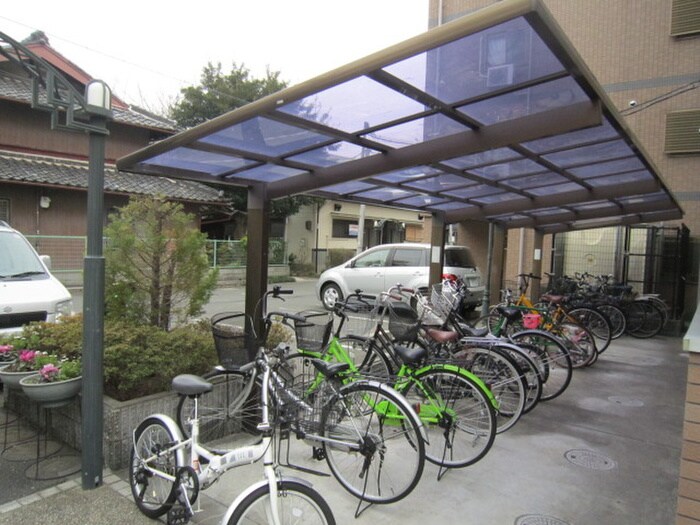 物件外観写真3　(駐輪場)