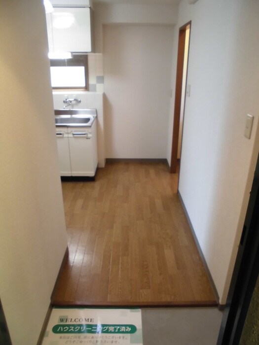 物件内観写真9　(玄関)