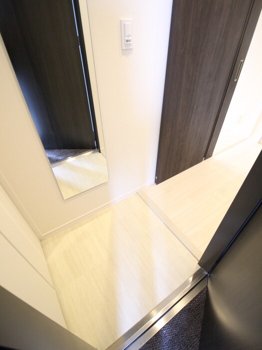 物件内観写真18　(玄関)