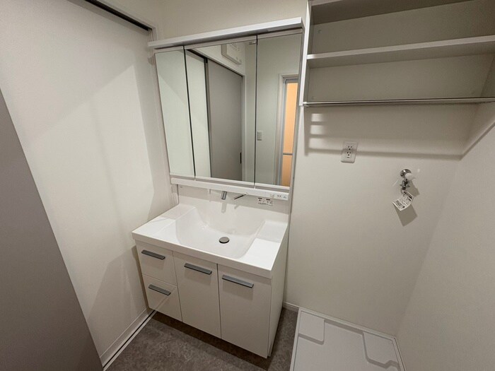 物件内観写真10　(洗面)