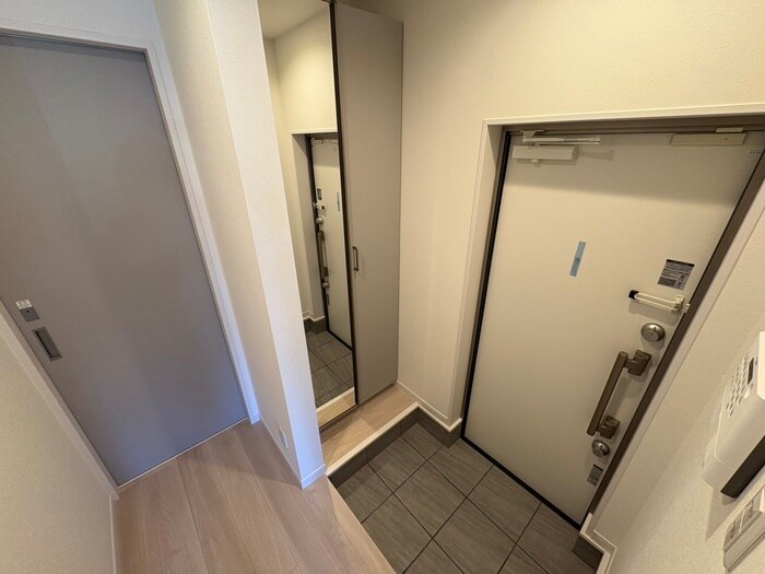 物件内観写真14　(玄関)