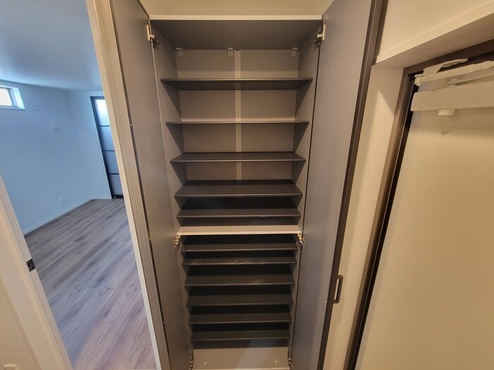 物件内観写真15　(靴箱)