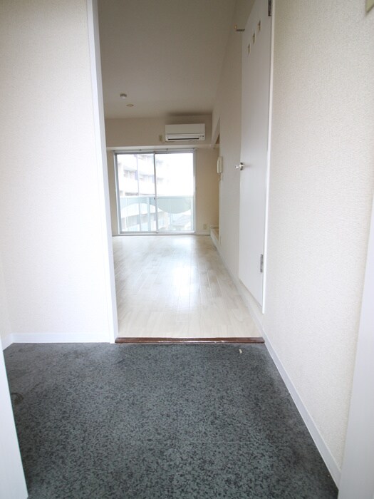 物件内観写真7　(玄関)